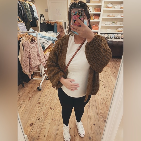 Meet your Posher, Gabi! - Picture 8 of 8